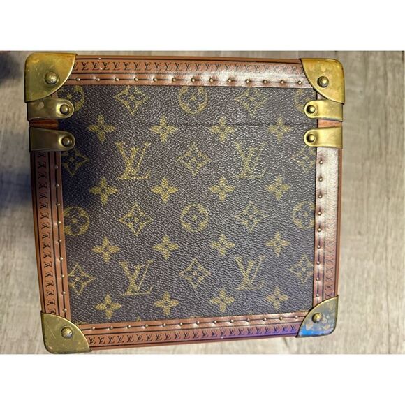 100 authentic Louis Vuitton trunk - Picture 4 of 16